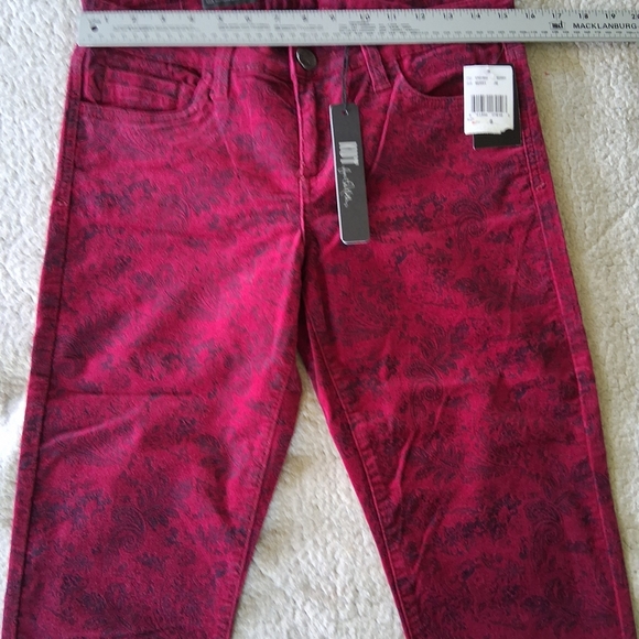 New Kut from the Kloth Burgundy Skinny Jeans - Picture 6 of 8